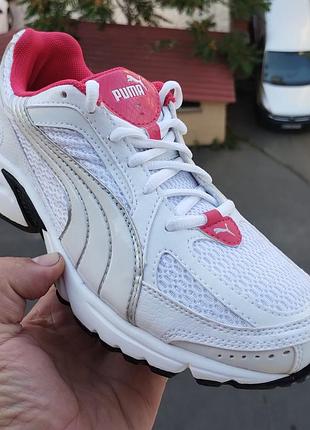 Новые женские кроссовки 
puma is stratify