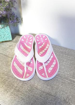 Легенькие шлепанцы