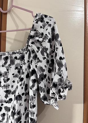 Новенька літня сукня