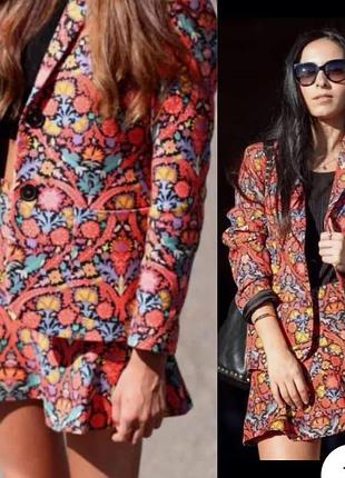 Женский блейзер пиджак жакет с коралловым/разноцветным принтом от zara. потрясающий цветочный принт