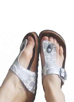 Белые вьетнамки серебристые сланцы биркены шлепанцы