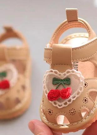 Босоножки для девочки