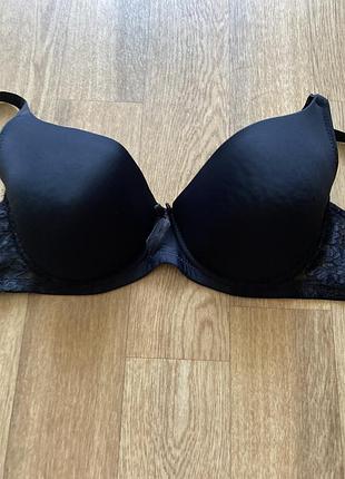 Бюстгалтер чорного кольору
