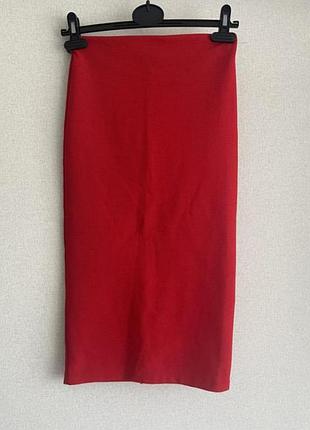 Юбка карандаш ярко красная красного цвета по фигуре меди