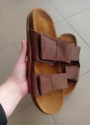 Кожаные шлепанцы clarks