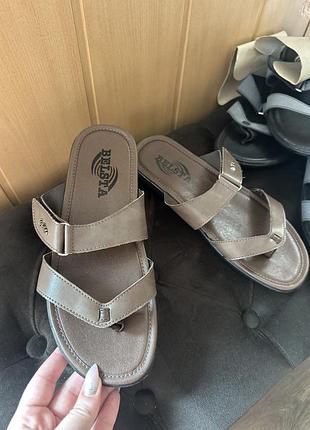 Шльопанці,шльопки,тапки,капці,тапочки,вʼєтнамки