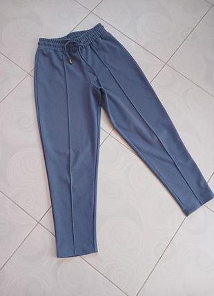 Женские брюки/брюки синие со стрелкой от mango