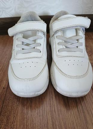 Білі кросівки 2