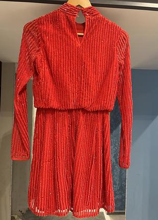 Святкова червона сукня в паєтках