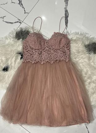 Святкова сукня з фатіном