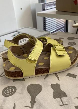 Шкіряні босоніжки