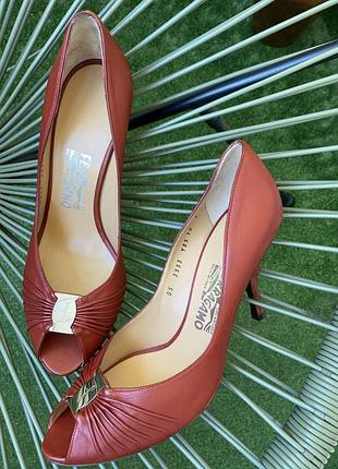 Туфлі salvatore ferragamo