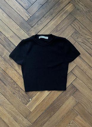 Чорний топ zara