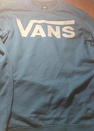 Свитшот  утеплённый . одет два раза практически новый. в идеальном состоянии .