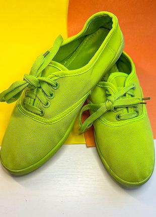 Мокасини яскравого лимонно-неонового кольору 38р(23,5см)