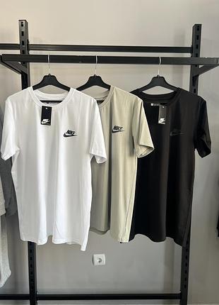 Чоловіча футболка з надписом nike