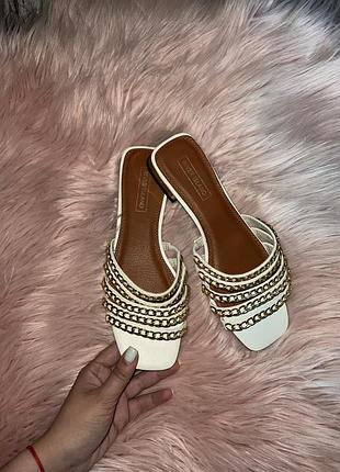 Нові шльопанці білі із золотом
