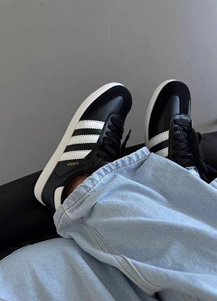 Жіночі кросівки adidas amsilk
black / white sole5 фото