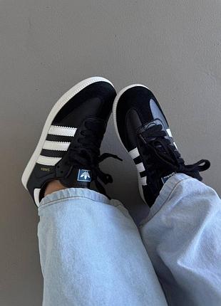 Жіночі кросівки adidas amsilk
black / white sole8 фото