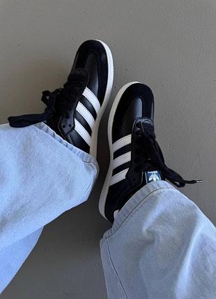 Жіночі кросівки adidas amsilk
black / white sole7 фото