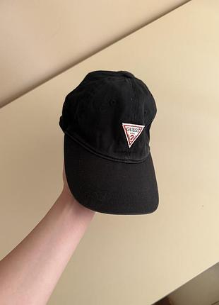 Кепка guess