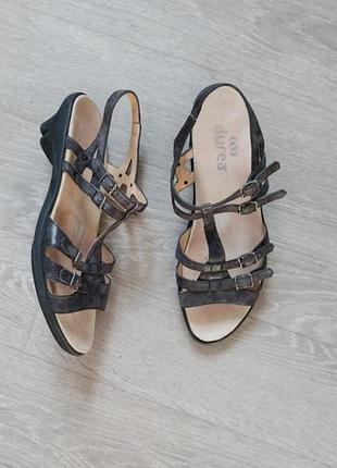 Шкіряні фірмові ортопедичні босоніжки durea зі зйомною устілкою розмір 42