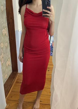 Трикотажна сукня з відкритою спинкою