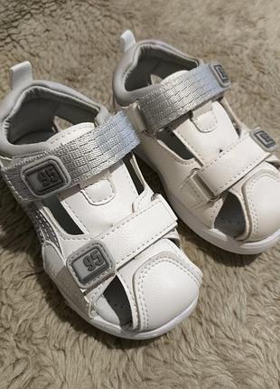 Сандалии новые, 24 размер