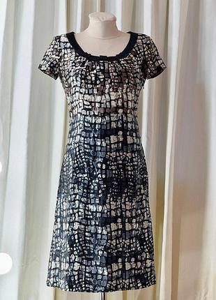 Шикарна шовкова сукня з принтом