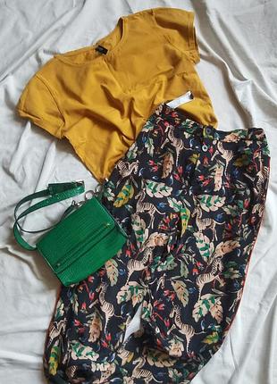 Легенькі завужені штанці zara