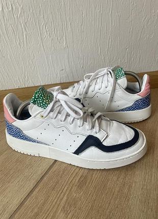 Фірмові шкіряні кросівки від adidas 40,5