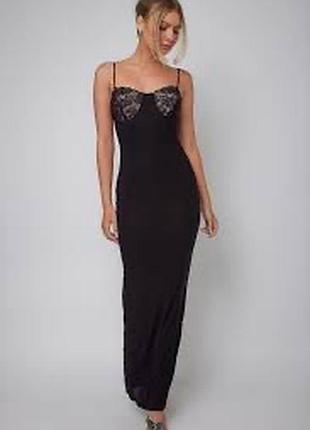 Сукня в білизняному стилі