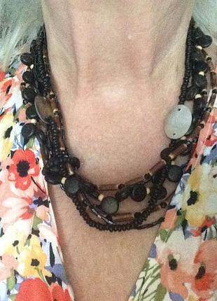 Бусы интересные и многослойные. в основе интересов находятся желания.