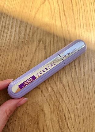 Туш для вій жіноча чорна maybelline new york 36h the falsies surreal mascara
