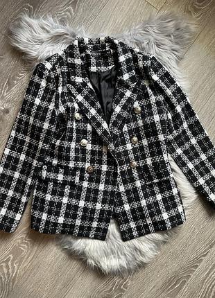 Піджак та топ +спідниця