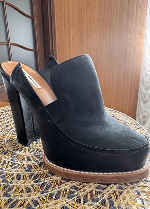 Туфлі, сабо , шльопанці &other stories