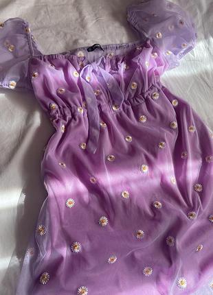 Красива бузкова сукня на підлітка дівчинку