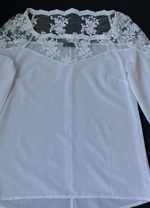 Біла блузка з мереживом — ніжна та елегантна, розмір s/m