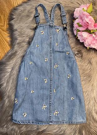 Легкий стильний джинсовий сарафан з вишивками на дівчинку 4/5р george