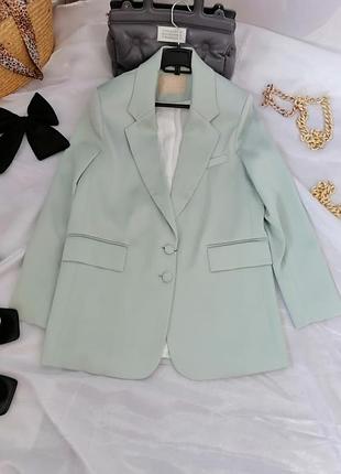 Пиджак атлас от известного украинского бренда одежды качественной одежды подойдет на размер sm и есть пара зач