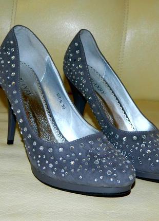 Туфли женские новые серые в камнях на каблуке р. 39 carlanby1 фото