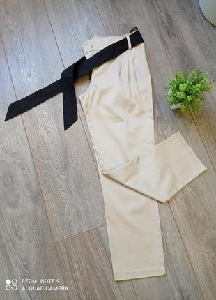 Зауженные бежевые слаксы брюки со складками3 фото