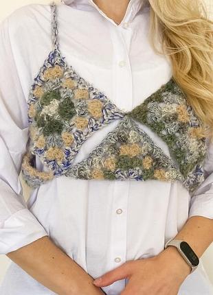 Пушистый женский топ ручной работы из мохера