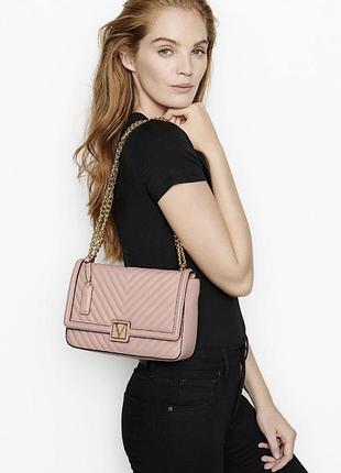 Сумочка рожева з ланцюжком кросбоді орігінал