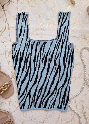Трикотажная майка топ с широкими лямками голубая голубая принт зебра полоски женская