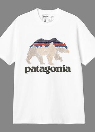 Футболка патагонія з принтом спереду