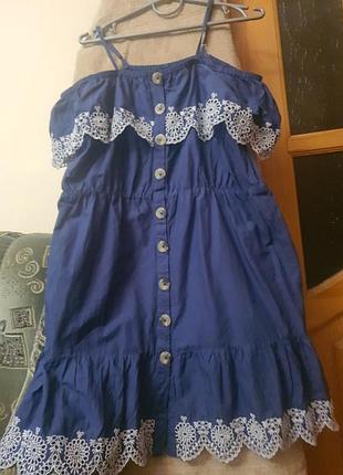 Летний сарафан коттоновый на бретелях из влажного на груди и по подолу, украшены прошвой- ришелье, на пуговицах 80см длина, бретели регулируются