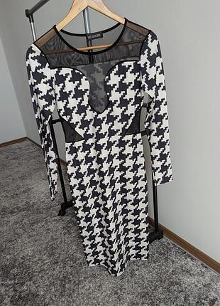Платье гусиное лапка шахматка черно белое м