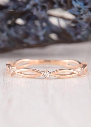 Кольцо из красного золота с фианитами k-0045