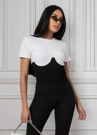 Стильная футболка топ